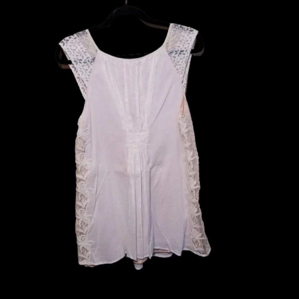 Lil Lace top fully lined - Picture 2 of 7
